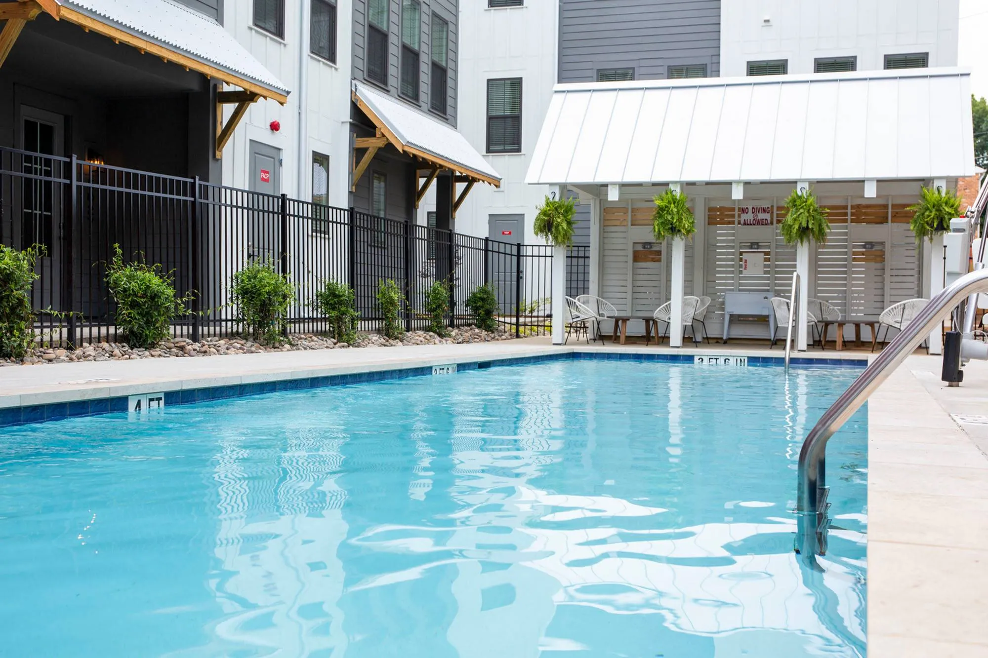 Pool and Lounge